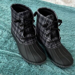 NWOT Duck Boots